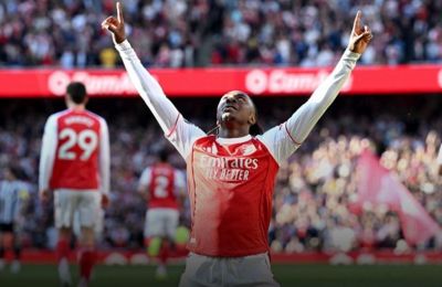 Άλλαξε… τροπάριο στα κόρνερ, νίκησε και ξέφυγε προσωρινά η Άρσεναλ!