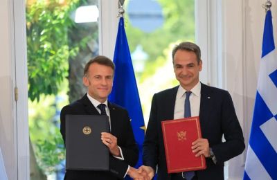 Δεν είναι λίγα τα Μέσα της Τουρκίας που κάνουν εκκλήσεις μέσω δημοσιευμάτων για εμπάργκο στα γαλλικά προϊόντα λόγω της υποστήριξης του Εμανουέλ Μακρόν στην Ελλάδα.