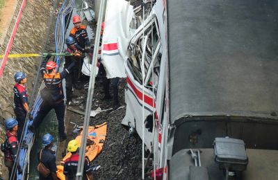 Νεκροί και τραυματίες από σιδηροδρομικό δυστύχα στην Ινδονησία.