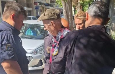 Ο 89χρονο είχε πέσει σε «τοίχο» ως προς την τρίτη σύνταξη που διεκδικούσε να λάβει στην Ελλάδα, κάτι που του όπλισε το χέρι.