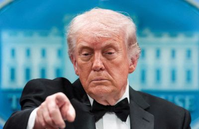 Ο Αμερικανός πρόεδρος εκτιμά ότι ο ναυτικός αποκλεισμός αποτελεί πιο αποτελεσματικό μέσο πίεσης σε σχέση με στρατιωτικές επιθέσεις