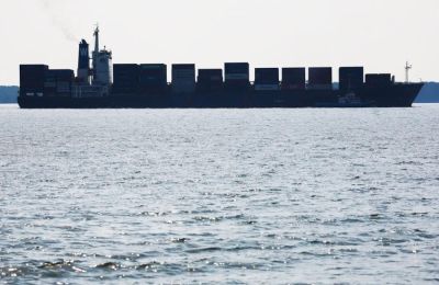 Η πρωτοβουλία επιδιώκει έναν συνδυασμό πολιτικών και επιχειρησιακών εργαλείων για την αποκατάσταση της ασφάλειας στη θαλάσσια περιοχή.