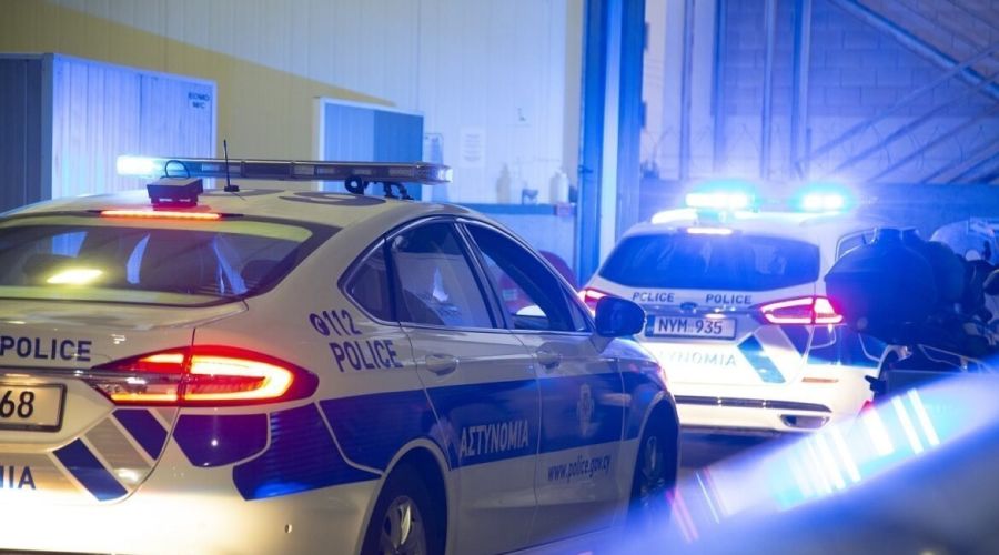 Βγήκαν μαχαίρια μετά από τροχαίο σε χώρο στάθμευσης