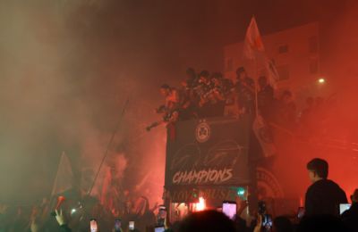 Ομόνοια: Έκαναν τη νύχτα μέρα (vid)