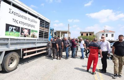 Η απόφαση αυτή έρχεται μετά από διάφορες προειδοποιήσεις τους προς τον Πρόεδρο της Δημοκρατίας.