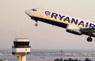 Η Ryanair φέρεται να αποσύρει τη βάση της από το αεροδρόμιο «Μακεδονία», με τις εξελίξεις να αναμένονται να επηρεάσουν σημαντικά τη συνδεσιμότητα της Θεσσαλονίκης.