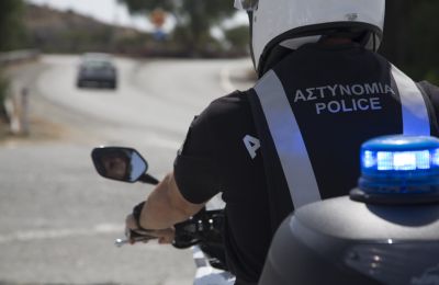 Τρία άτομα καταγγέλθηκαν για οδήγηση υπό την επήρεια αλκοόλης.