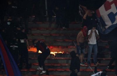 Χαμός σε ματς στην Κολομβία, ντου των οπαδών και διακοπή (vid)
