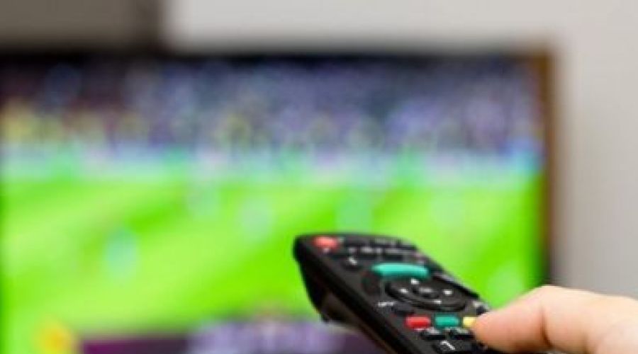 TV Guide: Η απονομή στην Ομόνοια και το γεμάτο πρόγραμμα 