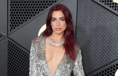 H Dua Lipa στα Grammy 2024.