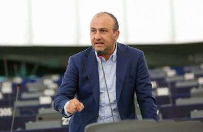 Παπαδάκης προς Οδυσσέα: Θα φύγεις για να μην υπάρχουν σκιές;