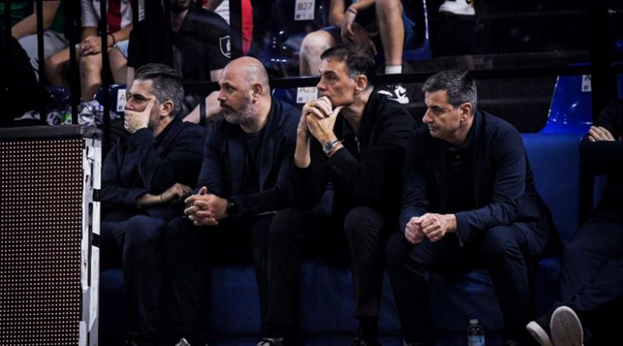 Μπαρτζώκας: «Ο Βεζένκοφ είχε μια μικρή ενόχληση στο γαστροκνήμιο»