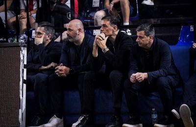 Μπαρτζώκας: «Ο Βεζένκοφ είχε μια μικρή ενόχληση στο γαστροκνήμιο»