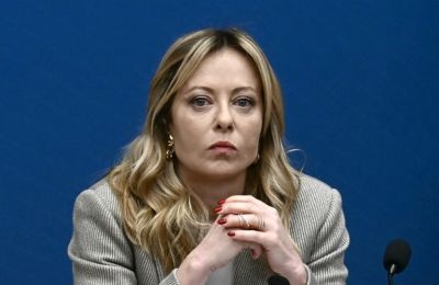 Αναβάλλεται η επίσκεψη Μελόνι