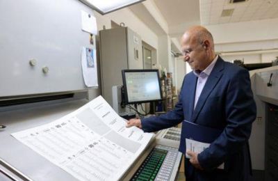 Την Τρίτη παραδίδονται τα ψηφοδέλτια
