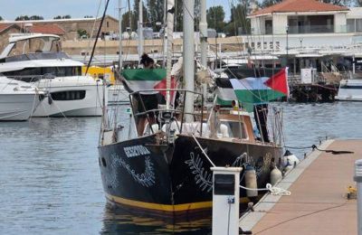 Πλοιάριο του στολίσκου για τη Γάζα κατέπλευσε στην Πάφο
