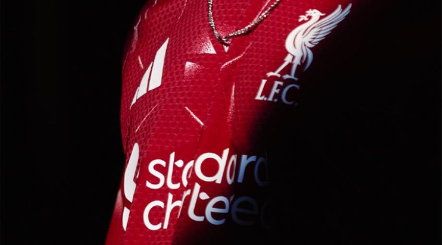 Η Λίβερπουλ παρουσίασε τη νέα της εμφάνιση