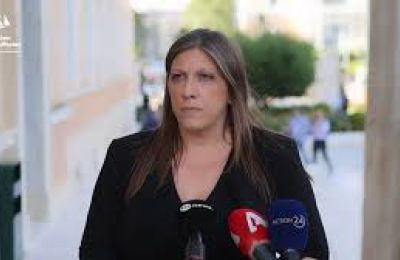 Η Ζωή Κωνσταντοπούλου.
