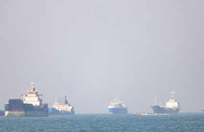 Η κρίση στα Στενά του Ορμούζ απειλεί με παγκόσμια έκρηξη τιμών
