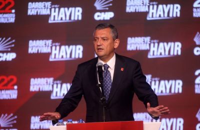 Τουρκικό δικαστήριο καθαιρεί τον αρχηγό της αξιωματικής αντιπολίτευσης