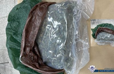 Χειροπέδες σε δύο άντρες ηλικίας 25 και 26 ετών πέρασε η ΥΚΑΝ στη Λεμεσό, στο πλαίσιο έρευνας για κατοχή και διακίνηση κάνναβης.