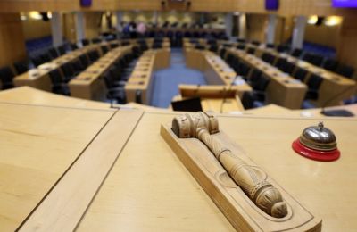 Αναδρομή σε βουλευτικές περιόδους άλλων εποχών και στην εκλογή του προέδρου της Βουλής