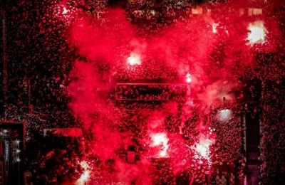 Χαμός στον Πειραιά για τον πρωταθλητής Ευρώπης Ολυμπιακό (pics)