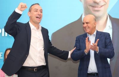 Ο αντιπρόεδρος της ΔΗΠΑ, Μαρίνος Κλεάνθους, με τον πρόεδρο του κόμματος, Μάριο Κάρογιαν