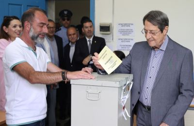 Ο Νίκος Αναστασιάδης ζήτησε μετρημένη διαχείριση του αποτελέσματος των βουλευτικών και της προοπτικής για «να μην οδηγηθούμε χάριν προσωπικών φιλοδοξιών σε περιπέτειες»