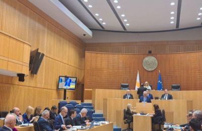 Πυρετώδεις οι διαβουλεύσεις και πολιτικές ζυμώσεις αναζητώντας συμμαχίες και κοινές υποψηφιότητες.