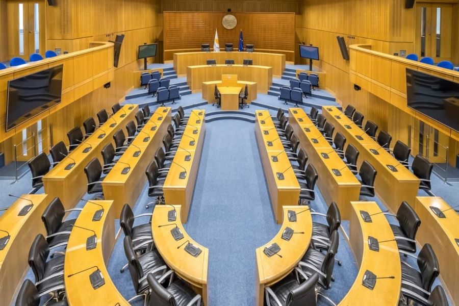 &Alpha;&kappa;&alpha;&delta;&eta;&mu;&alpha;ϊ&kappa;ό&sigmaf; &kappa;&alpha;&tau;&eta;&gamma;&omicron;&rho;&epsilon;ί &kappa;ό&mu;&mu;&alpha; &gamma;&iota;&alpha; bullying