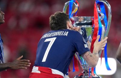 Κορυφαίος ποδοσφαιριστής του φετινού Champions League ο Κβαρατσχέλια!