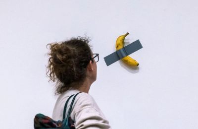 Είναι η δεύτερη φορά που συμβαίνει κάτι τέτοιο και πλέον τίθεται θέμα «σεβασμού στο έργο», δήλωσε η υπεύθυνη επικοινωνίας του Κέντρου Πομπιντού.