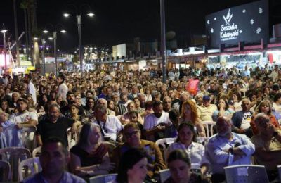Μουσική, παράδοση και θάλασσα «έδεσαν» σε ένα ζωντανό τριήμερο εκδηλώσεων στο λιμανάκι της Αγίας Νάπας.