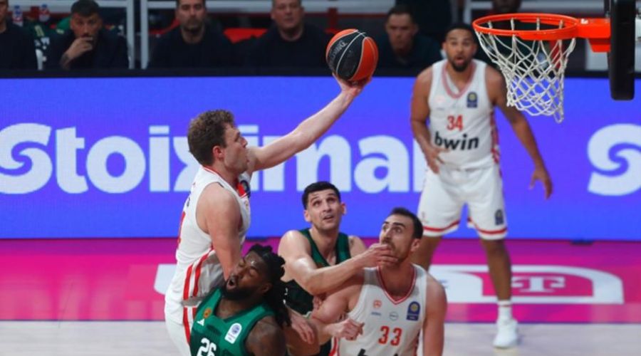 Προβάδισμα στους τελικούς ο Ολυμπιακός 