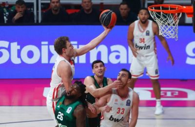Προβάδισμα στους τελικούς ο Ολυμπιακός 