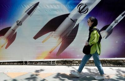 Συνεχίζεται η διπλωματική ένταση με αντικρουόμενες δηλώσεις και νέα επεισόδια στην περιοχή.