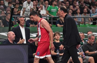 Τα... άκουσε από τον Μπαρτζώκα ο Λαρεντζάκης μετά από επιθετικό φάουλ