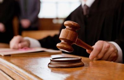 Εκδοση 7 προσώπων που συνελήφθησαν για διεθνή απάτη 700 εκ.