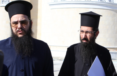 Η διαδικασία ξεκίνησε με ενστάσεις της υπεράσπισης και αναμένεται να συνεχιστεί στις 16 Ιουνίου.