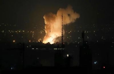 Το Ιράν προειδοποιεί τις ΗΠΑ ότι κτύπησε αμερικανικά πλοία στα Στενά του Ορμούζ.
