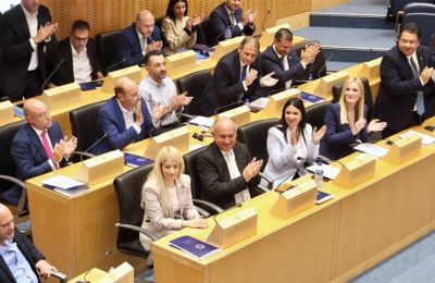 ΔΗΣΥ: Προσπαθήσαμε να το αποτρέψουμε - ΑΚΕΛ: Μπράβος εγκληματία