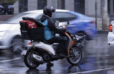 Τα ευρήματα από δύο σάκους μεταφοράς τροφίμων προκαλούν ανησυχία για πιθανούς κινδύνους τροφικής δηλητηρίασης.