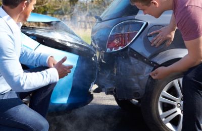 Πολλοί οδηγοί εξακολουθούν να μην είναι ενημερωμένοι για τον τροποποιημένο νόμο που αφορά τα μικροατυχήματα στους δρόμους