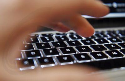 Χειρόγραφες αποδείξεις και πληρωμές σε μετρητά δεν θα γίνονται πλέον αποδεκτές από τις αρμόδιες υπηρεσίες.
