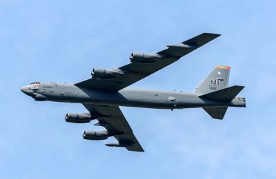 Βομβαρδιστικό B-52 συνετρίβη σε αεροπορική βάση στην Καλιφόρνια