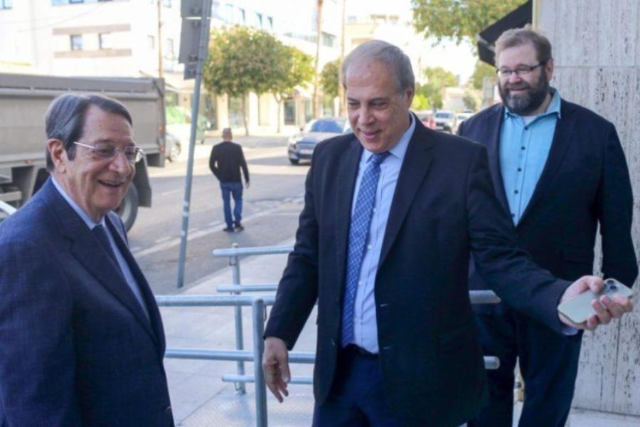 &laquo;&Kappa;&rho;ά&tau;&omicron;&sigmaf; &Mu;&alpha;&phi;ί&alpha;&raquo;: &Tau;&alpha; 15 &pi;&rho;ό&sigma;&omega;&pi;&alpha;