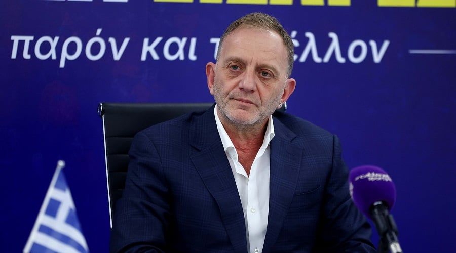 Κλείνει το μάτι στην ιστορία… 
