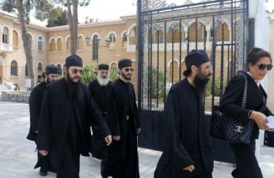  Οι δύο πλευρές να διαφωνούν για τη νομιμότητα της λήψης και χρήσης των φωτογραφιών.