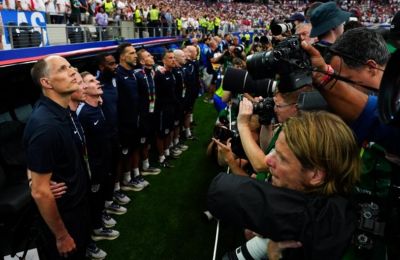 «Εκλιπαρώ τη FIFA να αλλάξει τη θέση των φωτογράφων»